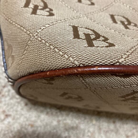 DOONEY & BOURKE SMALL TAN, BROWN SIGNATURE PRINT SHOLDER BAG - Picture 13 of 13